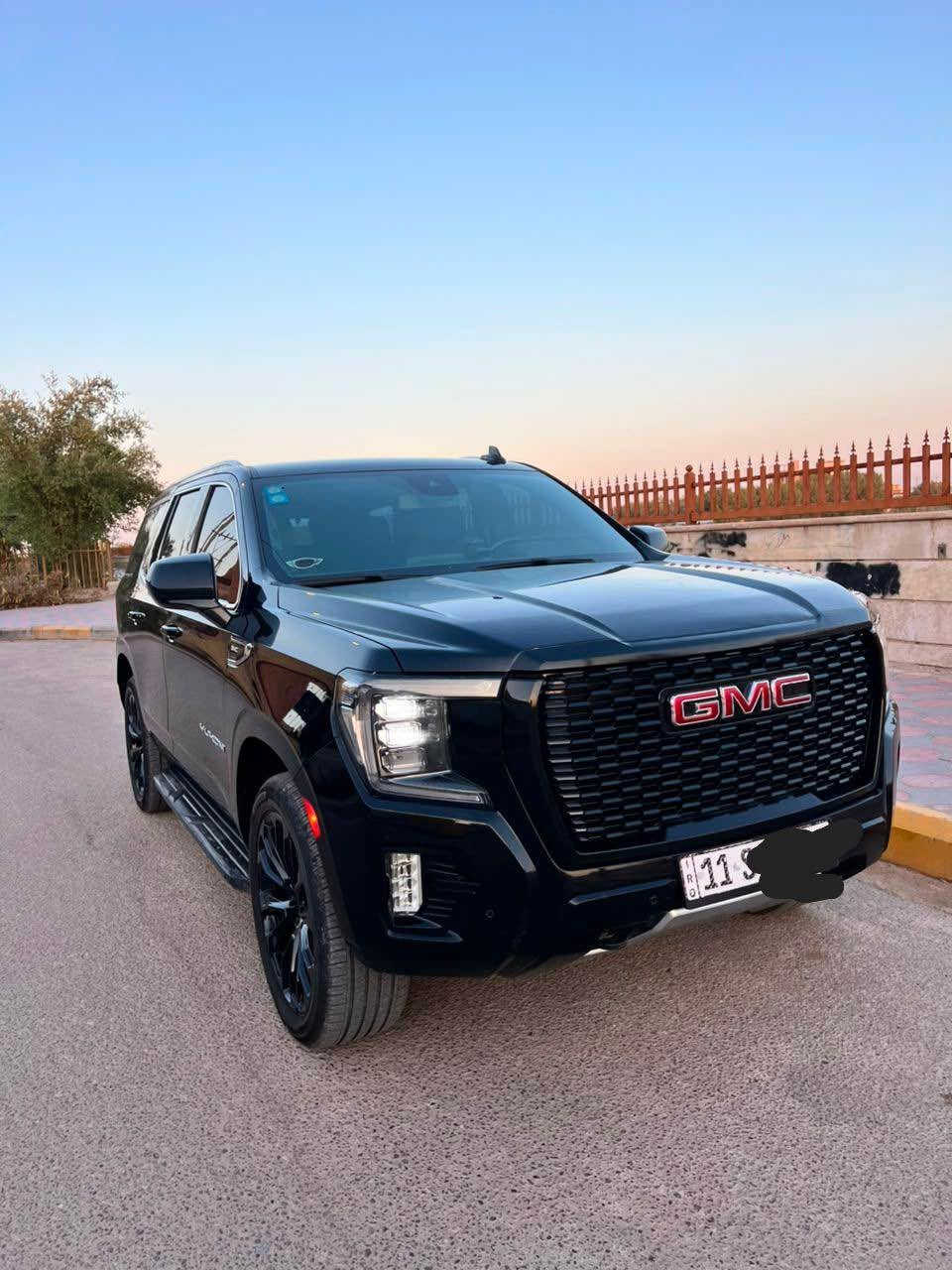 السلام عليكم البيع  2023GMC خليجي كفاله رقم بغداد بسمي  السياره جديدهً بيه PDR خمس اصابع بل بنيد والباقي كله كفاله السياره ستخدام شخصي جاهزه من جميع النواحي مكان السياره بصره اتصل *********** القرنة, البصرة
