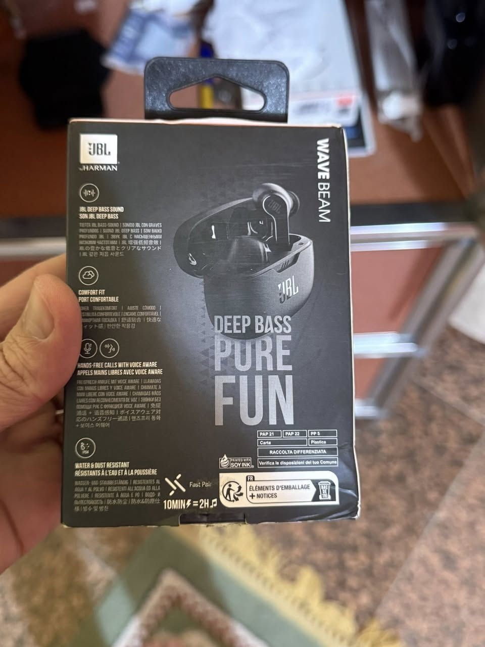 للبيع سماعة ماركة (jBL)استخدام قليل للاستفسار اتصال او خاص ***********
