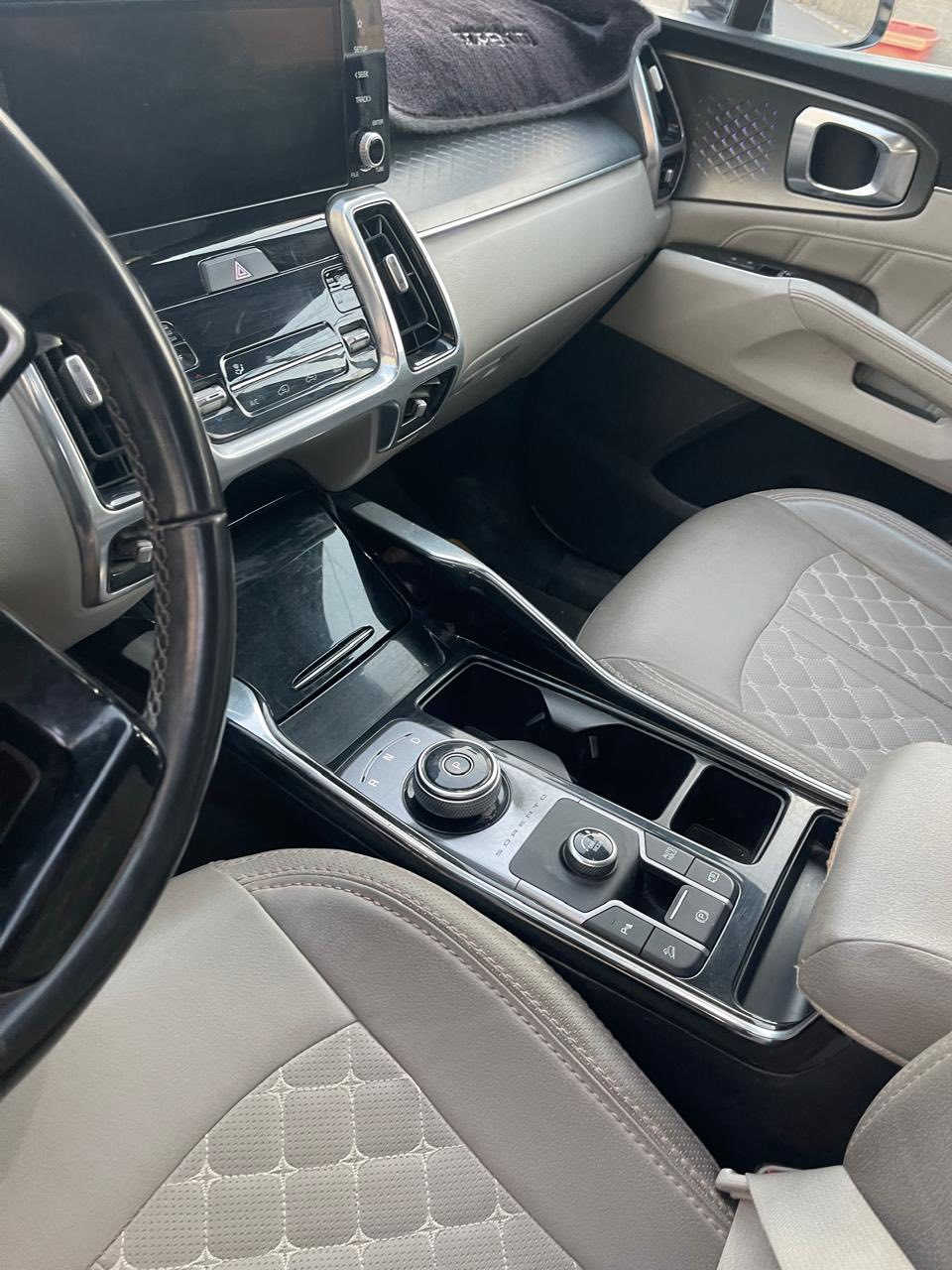 سورنتو ماشيه ١٠٤ الف
وموديل 2022
كامل مواصفات 
بنورما
وسعرها 3 شدات وبيها مجال
الاتصال ع رقم فقط 

***********
***********
