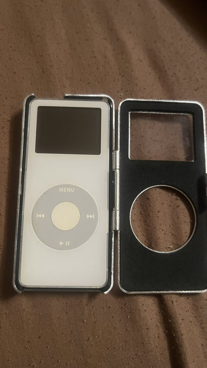 سلام عليكم
IPOD NANO 1ST - ايبود نانو جيل الأول
نضيف بطاريته نص ونص ويا گفر معدني فقط جهاز بدون كيبل
سعره 40
مكاني بغداد واكو توصيل


**إذا كنت صاحب هذا الإعلان وتريد حذفه لأي سبب، رجاءا أرسل رسالة إلى الدعم الفني**