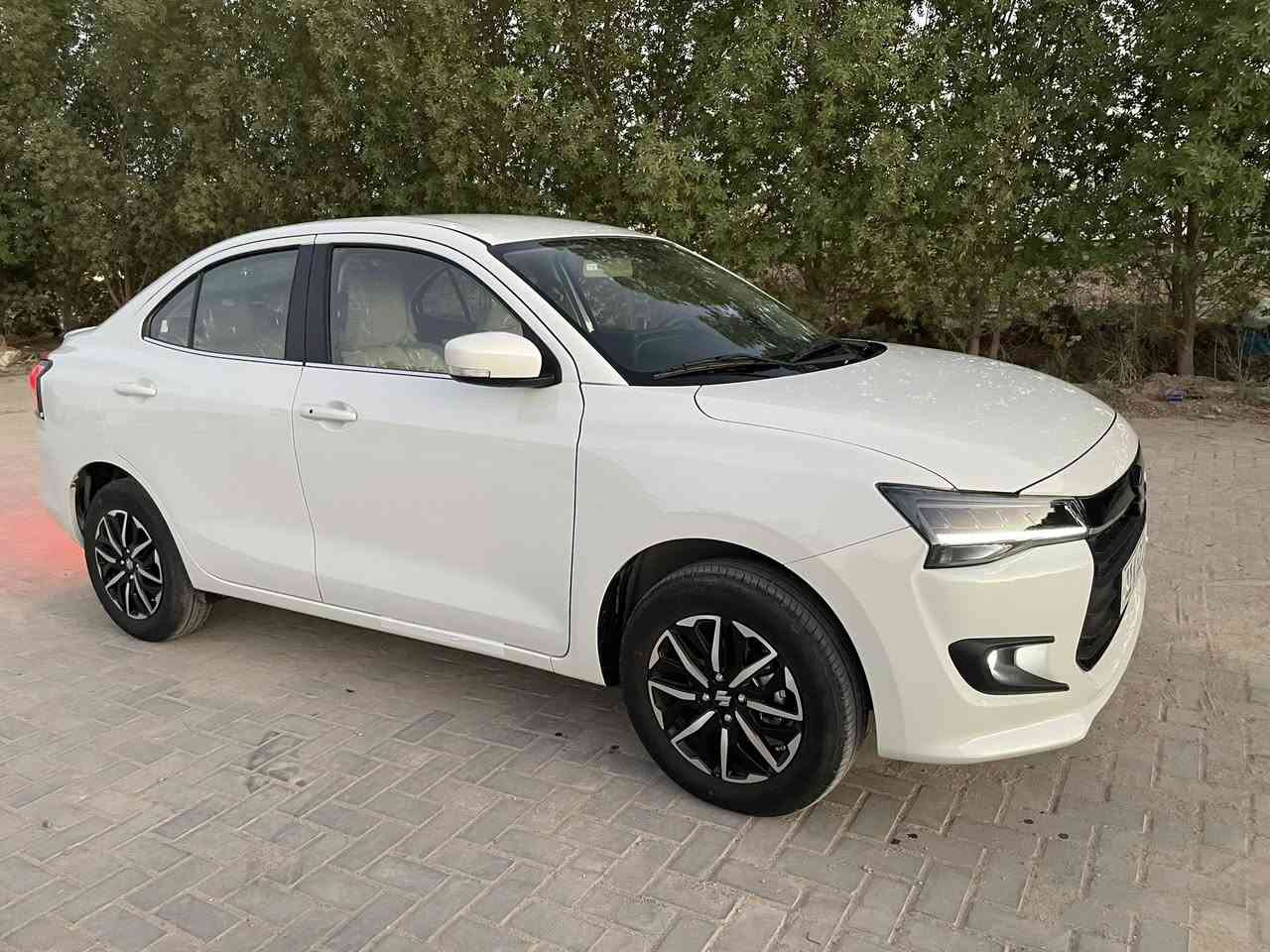 السلام عليكم
2026 سوزوكي دزاير هايبرد  خليجي ماشية 6 فقط مكفولة من كل شي يابانية 
باسمي حرة تحويل ثاني يوم

ضمان 3 سنوات او 100 الف كيلو
المواصفات
بصمة 
مري شفط
اشاير بالمري
تبريد قطعتين
لايتات امامي خلفي بروجكتر LED
شاشة جبيرة 
كامرة
كار بلي و اندرويد اوتو وايرلس
السيارة تبريدها قوي و جدا اقتصادية بالبانزين 
باسمي حرة تحويل ثاني يوم
المكان بغداد الغزالية 
رقمي ***********
السعر 120 و بيها مجال
