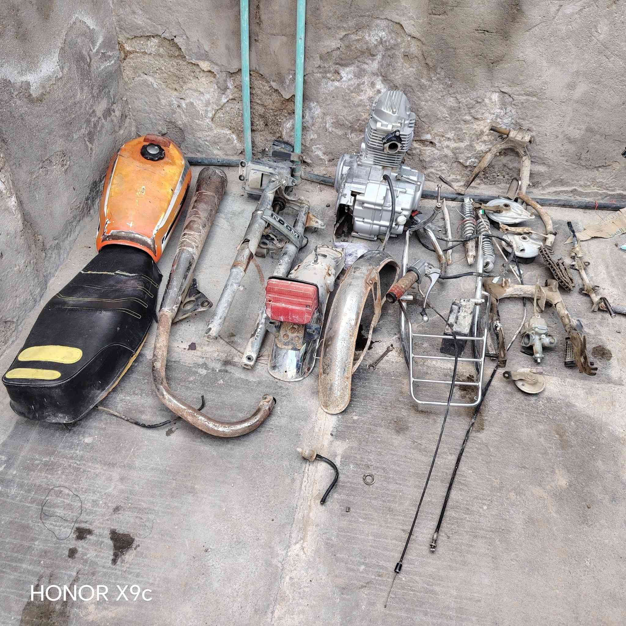 سلام عليكم شباب دوات دراجه كامله قيم وخذهن بكاني كوت***********
