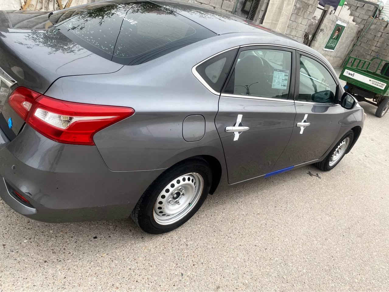 السلام عليكم نيسان سنترا وارد أمريكي موديل 2019  حادثه بجم مبدل بنيد وجاملغات الكدام وبيها بارد بالجاملغ الخلفي بصيط حداديه جديده تخم تاير جديد تبريد يخبل سنويه ل27 راعيها موجود وشرط التحويل سعر السياره 93 وبيها مجال بصيط المكان البصره مركز مدينه رقمي *********** الزبير, البصرة
