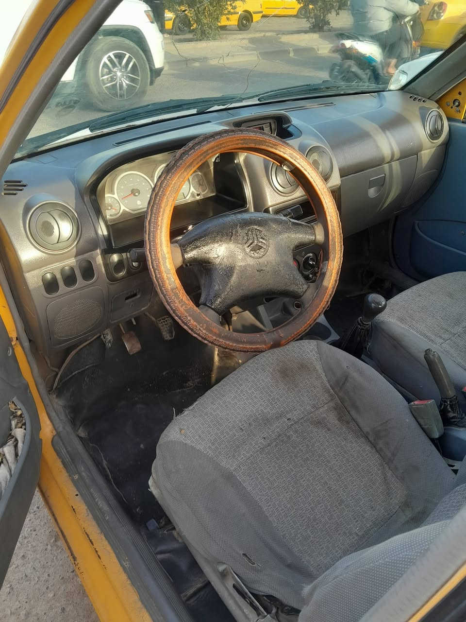 السلام عليكم سيارات سايبات العدد ٢سيارات جاهزه منكلشي يعني كبل للشارع حداديه وكير كفاله وحده دشبول نفخ وحده عضم الشراي يتصل أو يراسلني سعر الوحده ١٤قفل مو شراي لا تخابر ولا تعليق رجائا سيارات مال واحد يسترزق بيهن رقم الهاتف 📱 ***********ميسان حي الوحده
