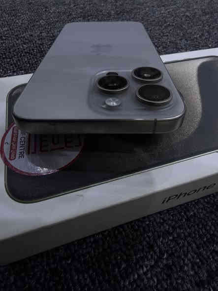 السلام عليكم 15 pro max تيتانيوم ذاكره 256 بطاريه 84 ماستر لجهاز بلادي لا مفتوح ولا مبدل بي شي السعر 1100 مكاني بغداد جسر ديالى ***********
