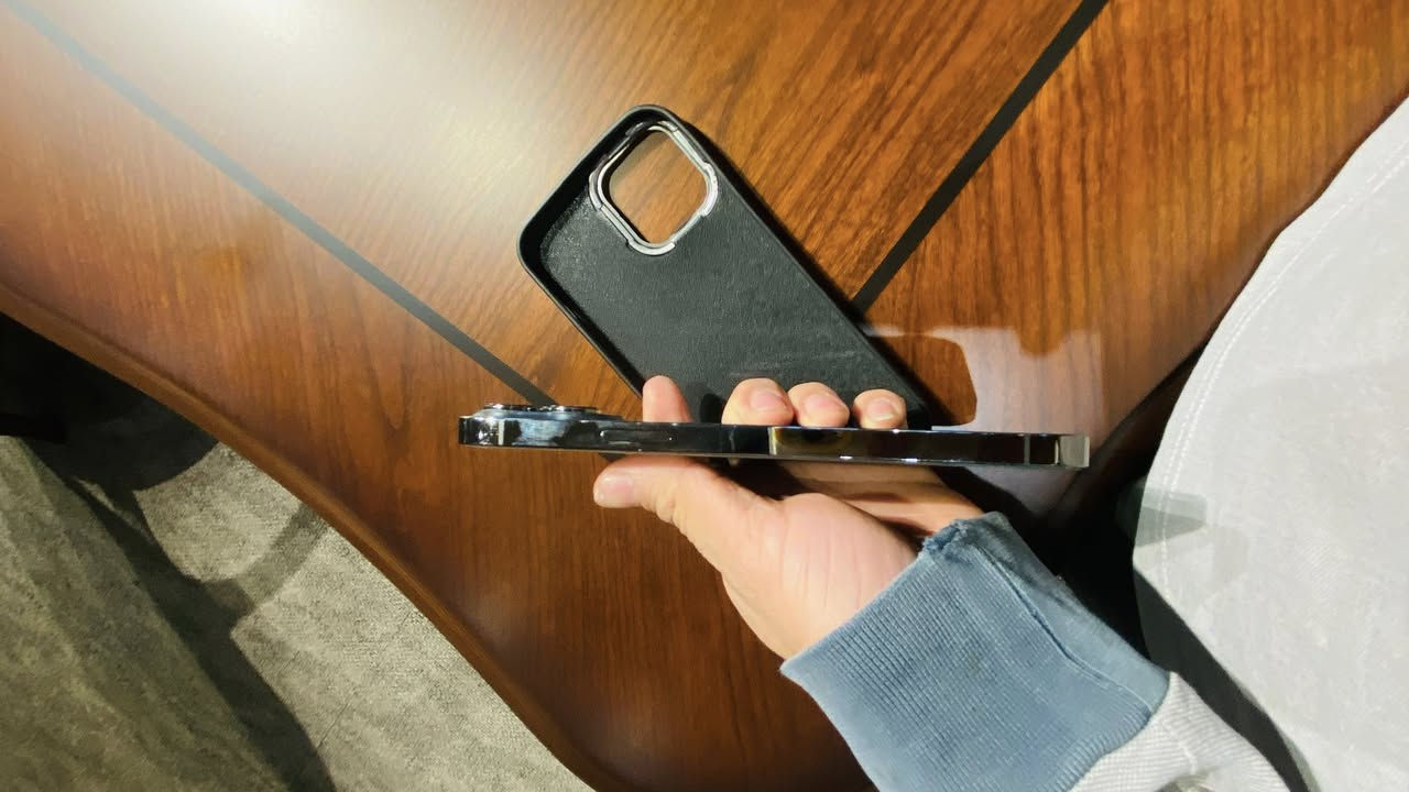 السلام وعليكم عندي ايفون 13برو ماكس شرق اوسط نضافه 100 /100
بطاريه 78 كفاله عامه ما يصرف ولا مفتوح سعره 650 بيه مجال بسيط
وعندي 11برو ماكس مبدل شاشه وبطاريه اصليات فول  نضافه والضهر بي فطر زغير سعره 350 
مكاني بغداد دوره 
***********
