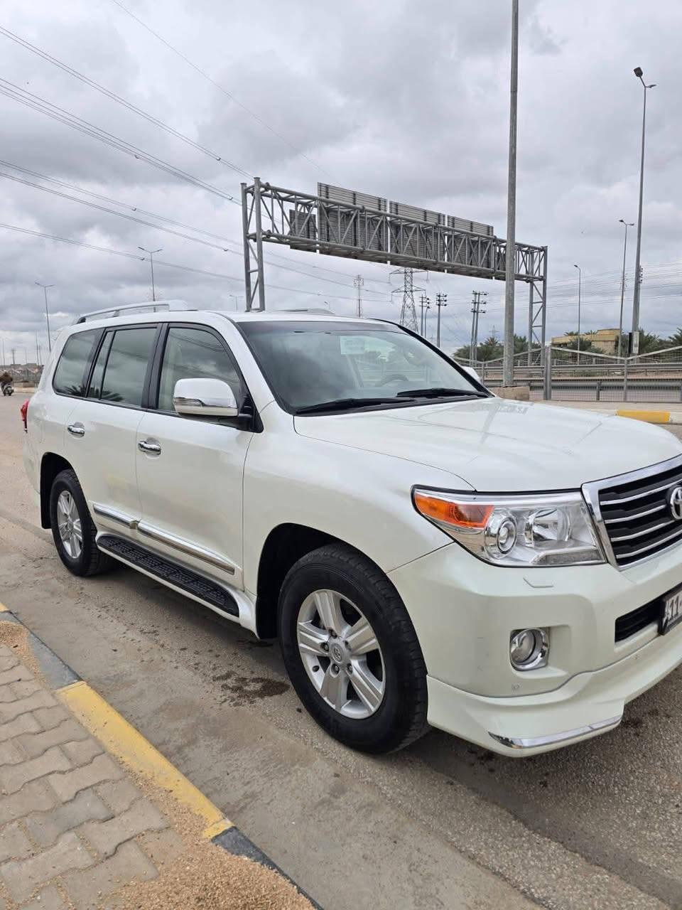 لاندروكز للبيع.. موديل 2015
كفاله عامه رقم بغداد
ماشيه 90فقط
استخدام شخصي تحويل مباشر
مكينه 4000
كفاله عامه ساز ***********
