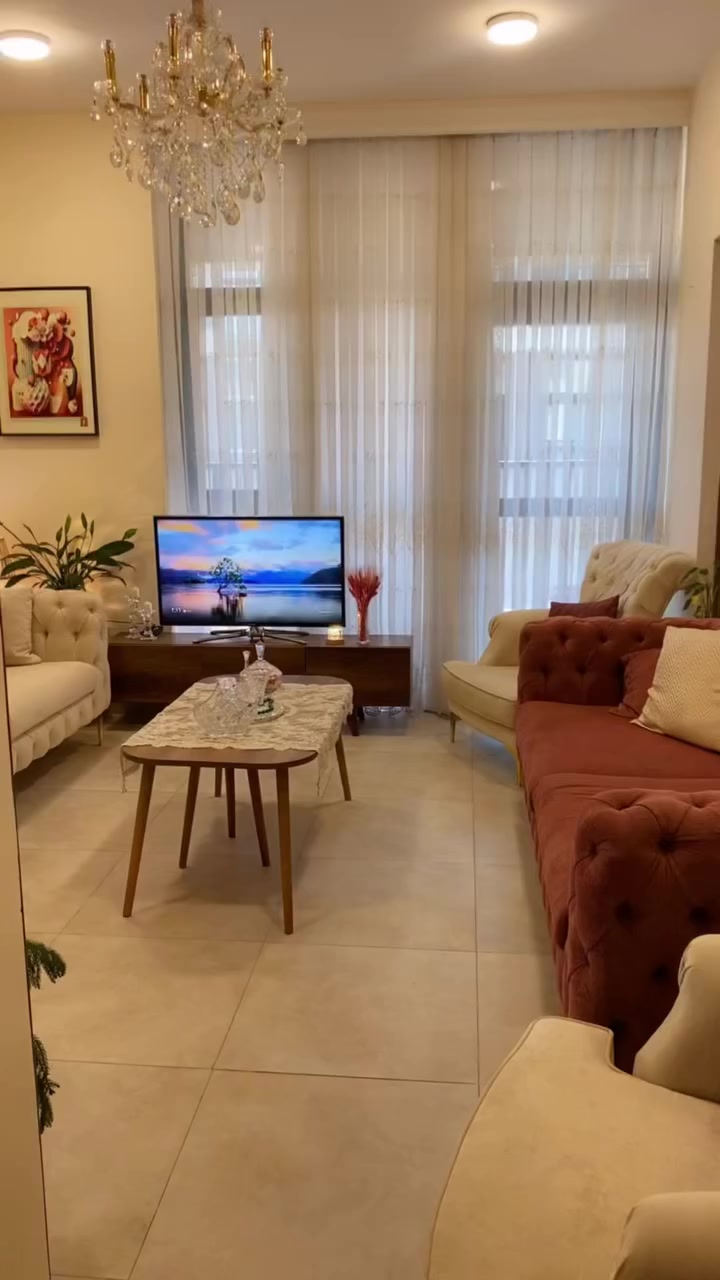 شقة للايجار
شقة ركنية مساحة ١١٣ متر موثثة بالكامل
تحتوي على غرفتين نوم وصالة ومطبخ وحمامين وبالكون اطلاتين داخلية للمجمع واطلالة خارجية.

مميزات المجمع:
-نظام كهرباء ٢٤ ساعة
-منظومة غاز مركزية
-مكب نفايات بكل طابق
-موقف للسيارات كبير
-نظام سكيورتي على مدار ٢٤ ساعة
-نظام كاميرات
-مجهزة كل بناية ب٣ مصاعد شغالة على مدار ٢٤ ساعة
-مساحات خضراء وحضانة وروضة ومدارس .
للأستفسار ***********
