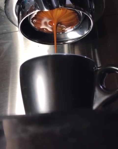 مساء الخير
متوفر مطحنة قهوة يدوية جديدة ماركة من شركة IKAPE اصدار KB3 تجي ب3 تروس خماسي وسداسي وسباعي الشفرات وكل ترس متحرك ويا ترس ثابت خاص بي يعني 6تروس ويجي الترس حجم38mm نفس حجم طواحين الماركات الاخرى المعروفة بالسوك ومقارنة بيهن عن استخدام شخصي افضل منهن وعمرها اطول بسبب وجود 3تروس ومن السهل التبديل بينهن تجي المطحنة بالباكيت مع الاتراس مع فرشاة تنضيف ومنفاخ
تركتلكم فيديوهات عن استخلاصات المطحنة للاسبريسو ثلاث استخلاصات مختلفة كل استخلاص بترس مختلف وفيديوهات اخرى من موقع الشركة اضافة الى معلومات عن الطاحونة من الشركة❤️
ملاحضة: (الطاحونة مو امزون اني شحنتها من موقع الشركة)
تخفيض على اخر قطعتين القطعة ب110 مع التوصيل بدل 125
@إشارة


**إذا كنت صاحب هذا الإعلان وتريد حذفه لأي سبب، رجاءا أرسل رسالة إلى الدعم الفني**