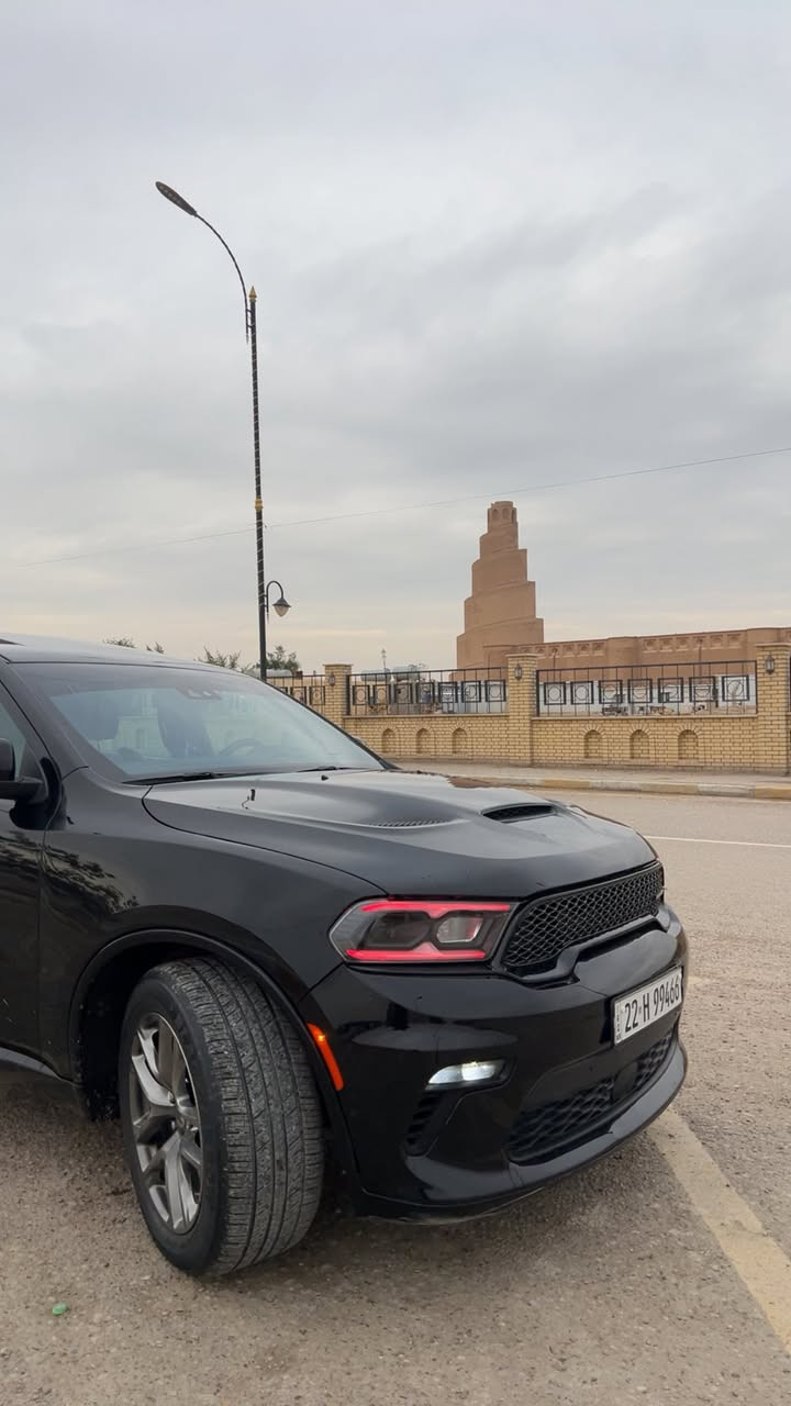 سلام عليكم دورنكو R/T 
موديل ٢٠٢٢ 
سياره ماناقصه اي شي  جديده 
وماشيه ٢٧ الالف ميل 
سياره عليه ويلات srt

سياره حادث بنيد فقط وجاملغ مصبوغ 
وجبلته باب بلاد اثر شخوط باب مال شركه ونفس التسلسل 
حته سونار مايطلع 
لمعرفه سعر السياره 
الاتصال :***********
