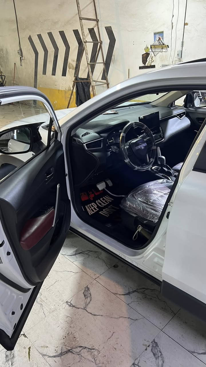 السلام عليكم  كورلا كروس 2024
ماشيه ٣٢ الف  داخل احمر 
بيه طختين بسيطات بدون تعديل 
السعر159 وبيه مجال  تحويل ثاني يوم 
***********
