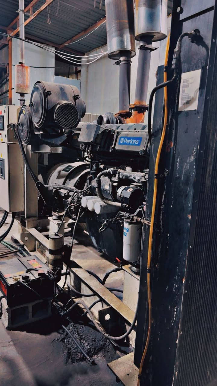 مولد بيركز للبيع 800كيفي سعر5 المكان بغداد شارع فلسطين حي المهندسين رقم الهاتف***********
