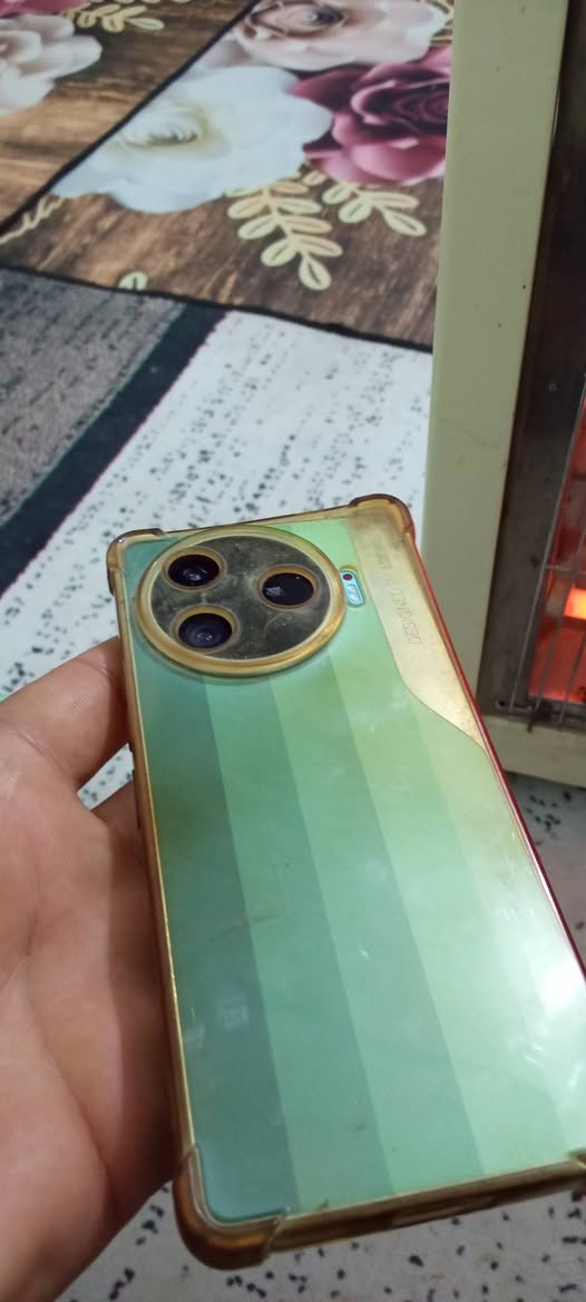 تكنو كامون 30 برو رام 12
بطارية 5000 
التخزين 512 جهاز فقط شاشة


**إذا كنت صاحب هذا الإعلان وتريد حذفه لأي سبب، رجاءا أرسل رسالة إلى الدعم الفني**