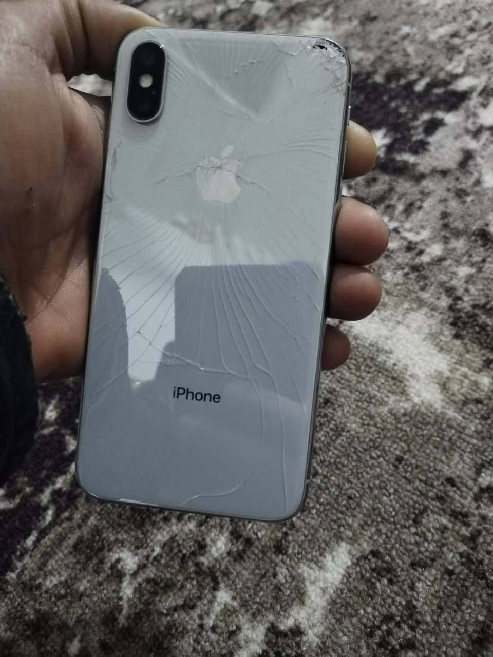 للبيع ايفون اكس
iPhoe X 
الذاكرة 64 البطارية100
السعر 85 الف 
العنوان مسيب حي المعلمين 
شراي اتصل ***********
