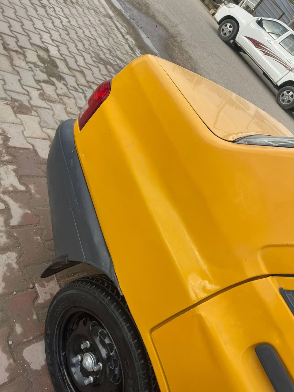 سلام عليكم سابيه موديل 18 مصفره هيه غارمه مكينه كير حداديه فول سياره مكفوله كفاله عامه بس جاملغ لمره شويه بيه صبغ كد شبر سياره جديده رقم ميسان سعره 43 بيه مجال تصال علا رقم ***********
