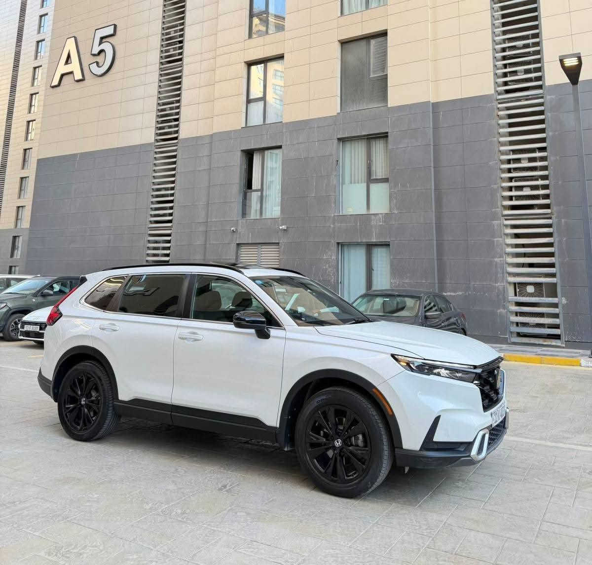 هوندا  CRV  موديل 2025 هايبرد

بدون ايرباك بدون ايرباك 

2025 Honda Cr-v sport SPORT TOURING 2.0
 
السيارة ماشيه 17 الف فقط 

فول مواصفات 
• مكينة 2000 هايبرد تنفس طبيعي
• كير اوتوماتيك 
• شاشة كبيرة
•فتحه سلايد
• كاميرا خلفية 3 انظمة
• كرسي كهرباء جلد  لون اسود  
• رادار امامي
• مانع تصادم
• محدد مسار 
• تصحيح مسار
• شفتات بالستيرن
• مثبت سرعة
• مانع انزلاق
• دخول ذكي 
• إنارة ترحيبية
• هندبريك كهرباء
• عداد ديجيتال
•لايت عدسات زينون
• نظام اوتو لايت Auto
• لايت العالي زنون 
اوتو هولد للبريك
• حساسات مطر 
• حساسات امامي خلفي 
• حساسات ضغط هواء الإطارات
• أوامر صوتية
• 4 أنظمة قيادة (eco,individual , sport,normal )

السياره وارد امريكي جاملغ ونبيد بدون ايرباك  وصور الحادث واتساب 

السعر 250 قابل للتفاوض 

مكان السيارة بغداد حي الاطباء بلجهاد قرب خدمي شارع المطار للتواصل 
***********
