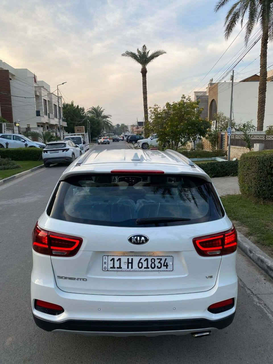 السلام عليكم
سورنتو 2020 

ويل كروم 

كشن كهرباء 

٣ قطع تبريد 

انارات سورنتو ترحيبية 

جنطه كهرباء 

٧ راكب 

مكينه ٦ سلندر 3600

كير مكينه كفاله 

بيها بارد قليل بالباب عكس السايق والباقي كفاله عامه 

رقم بغداد الجديد 

هزه جديده 

سنويه جديده 

247 وبيها مجال 

مكان السياره بابل 

للإستفسار اتصل 

***********
