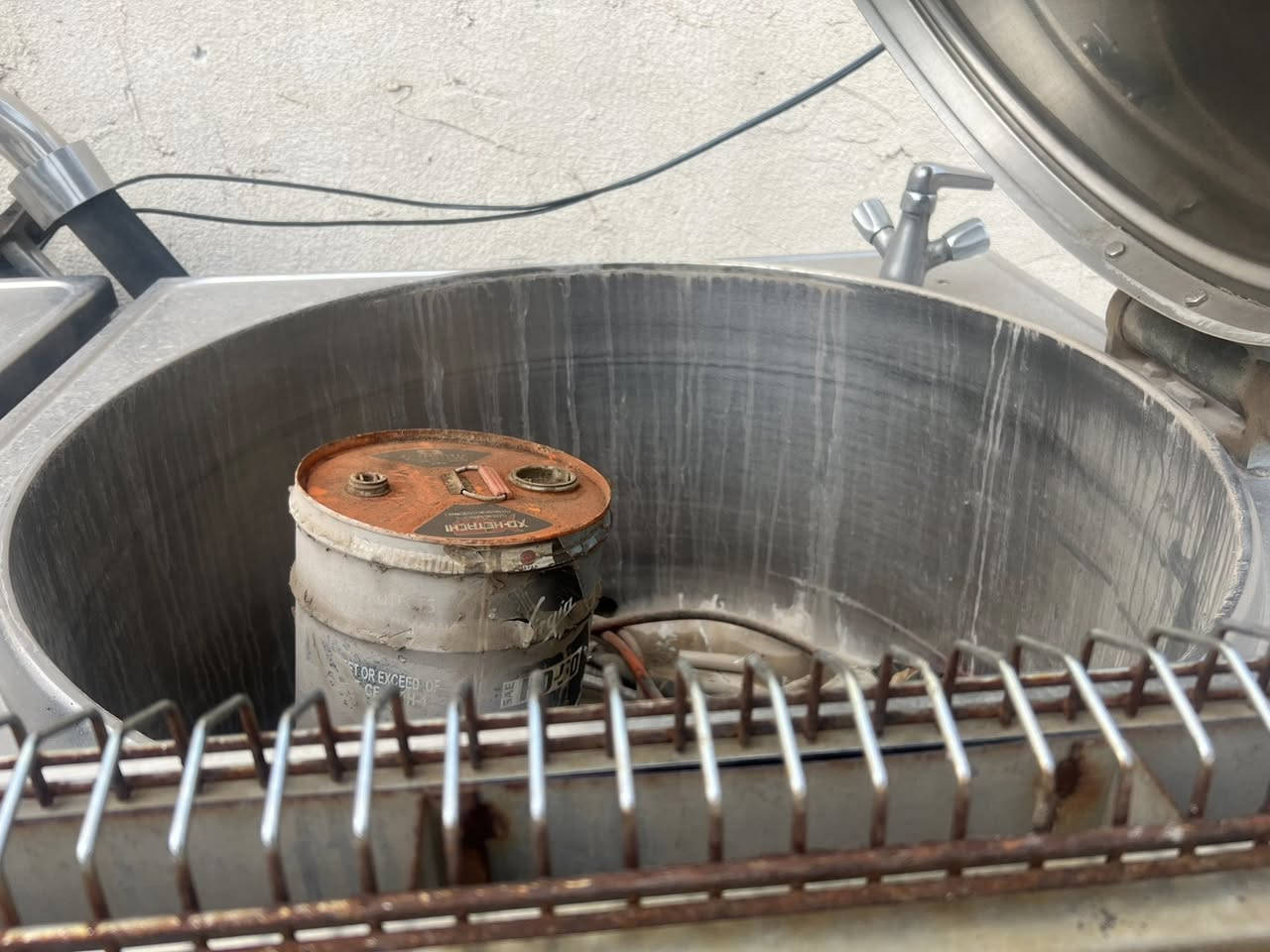 كدور عدد 2 الوزن الكدر الواحد وزنه 400/450 وشوايات 2 للبيع المكان النجف الاشرف


**إذا كنت صاحب هذا الإعلان وتريد حذفه لأي سبب، رجاءا أرسل رسالة إلى الدعم الفني**