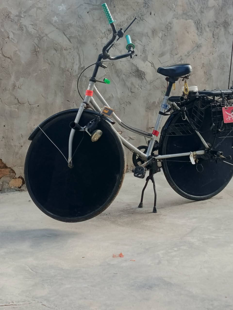بايسكل للبيع كلش نضيف السعر 110 مكاني بلد المحطة***********
