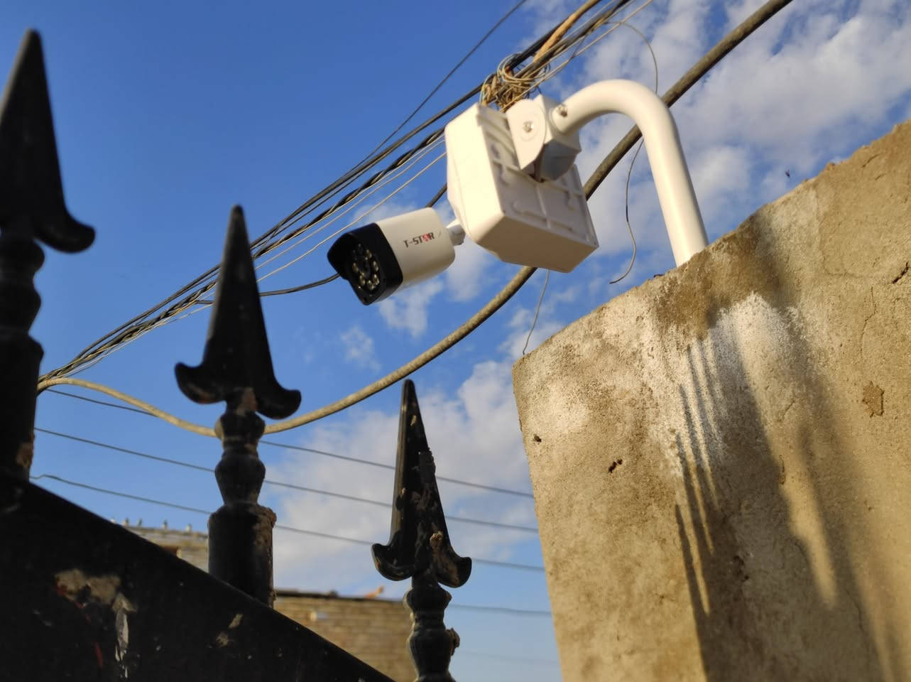 احمد *********** 
اياد للصوتيات والمرئيات ***********
