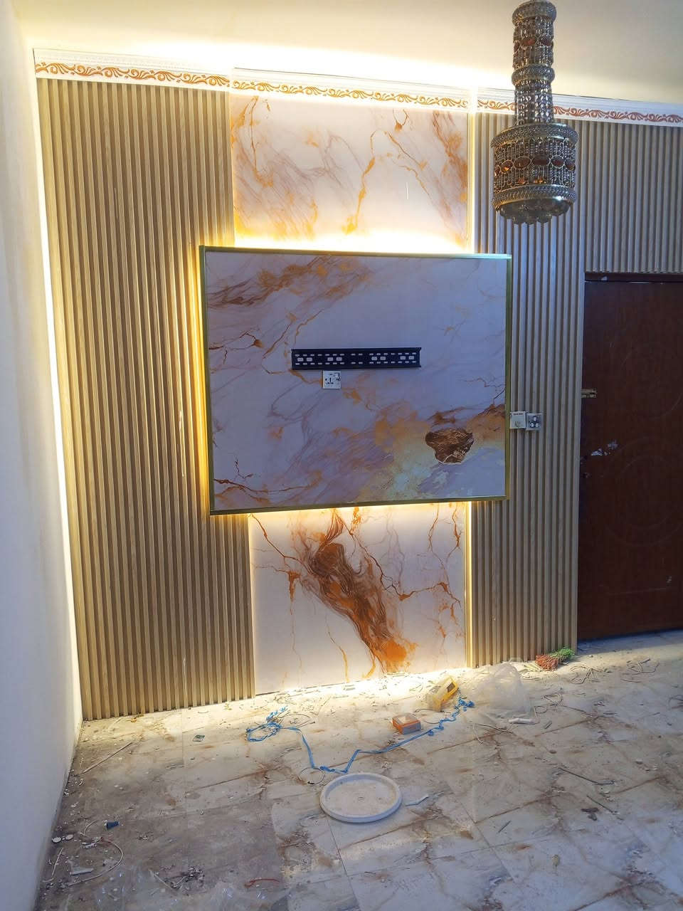 شغلي داخل بغداد فقط
كل يلي عليك تختار ديكور وحنا ننفذ ✅ 
جبسن بورد ✅ سقوف ثانوية ✅ بديل رخام ✅ بديل خشب ✅ ديكورات بلازمه ✅ سحبات ملكية ✅ 
يرجى مراسلة صفحه خاص أو الاتصال على رقم التالي 
***********
