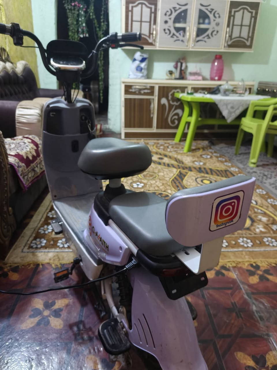 السلام عليكم دراجه شحن حجم 14 جديده بطاريات 5 ليث يوم جديده الدراجه السعر 250 بيها مجال حق الجيه عنواني بغداد بسمايه الرقم‏‪***********‬‏
