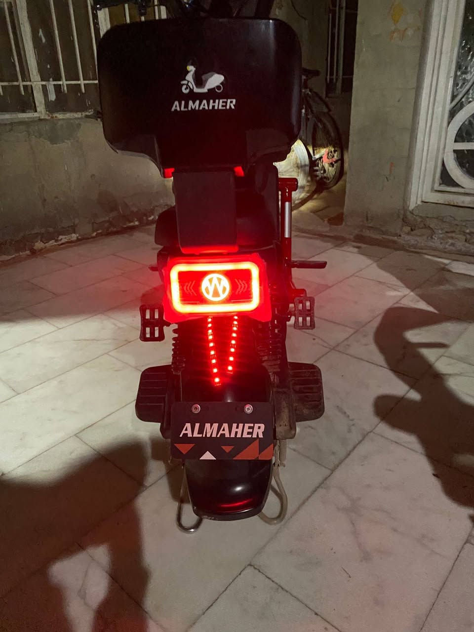 دراجه شحن سعرها 250 كامله مكمله مشتريها ب 450 قبل شهر دراجه نضيفه مكلفه بالنشر واتساب موجود ***********
