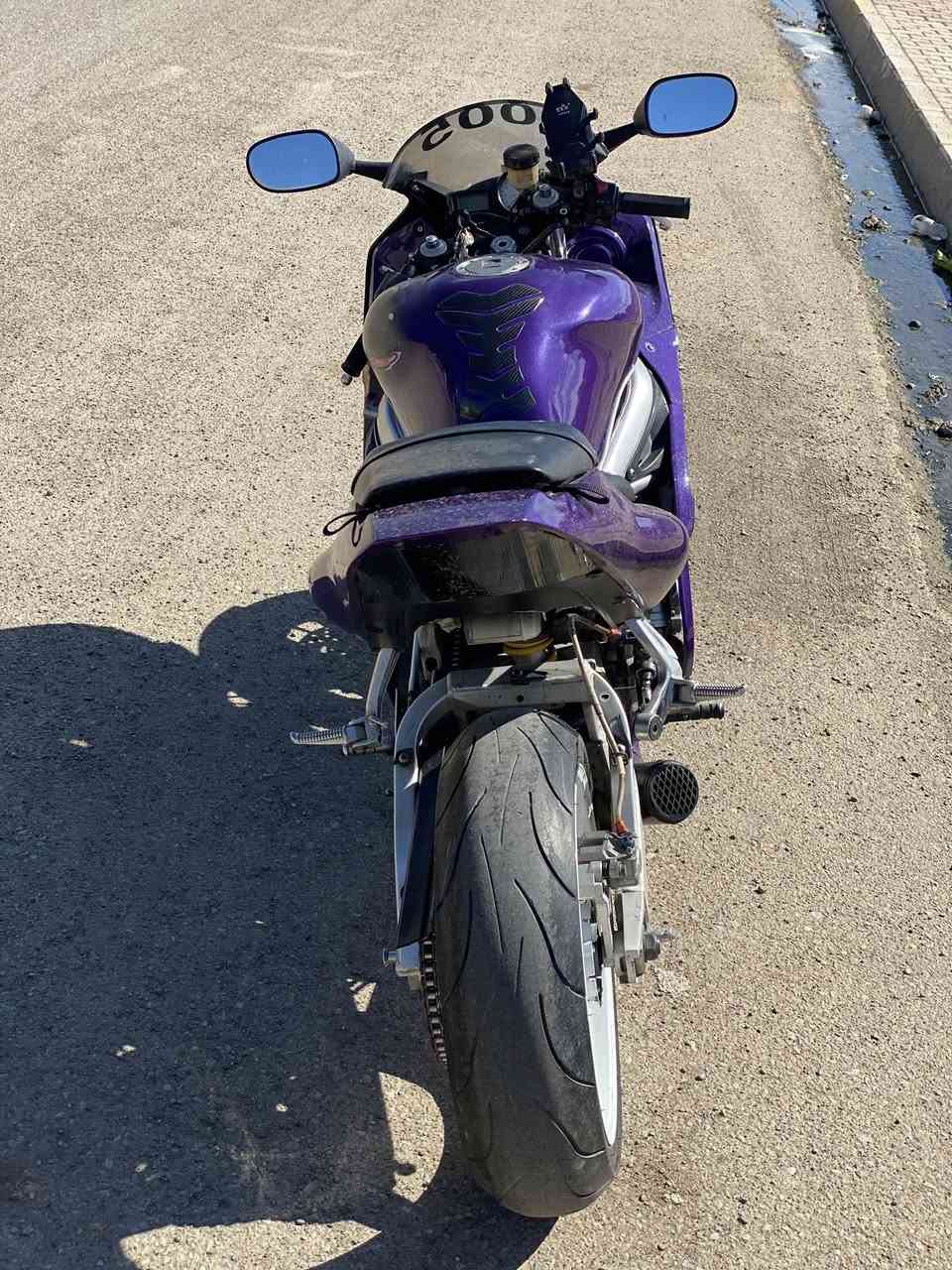 سلام عليكم R6
ياماها R6♥️
موديل/2002 
دراجه مكفوله كفاله عامه 
شلعه معدل فول 🔥 
نكره سلف شوكت ما يعجبك حماوه طبيعي كل وقت
عليها ادامه من تاير ل تاير 
بدون أوراق
مصبوغ صبغ عام جماليه 
عليه ملاحضه خفيفه بل كفر
مكاني كركوك 
سعر//22$ وبي مجال ♥️🔥.
***********
