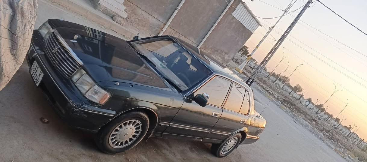 السلام عليكم للبيع ارنب موديل 1992 سياره شوفت عينك نضيفه ومكفوله كفاله عامه وبلاتوث سماعات جدد توني مبدلهن كهربائيات شغاله كله ونضيفه رقم بغداد تحويل ثاني يوم 
سنويه 2030 دواخل جدد 
تبريد قطعتين شغال 
ثلاجه خلفيه
مكاني ذي قار قضاء الغراف
سعر 55 وبيه مجال مستعجل 
***********
