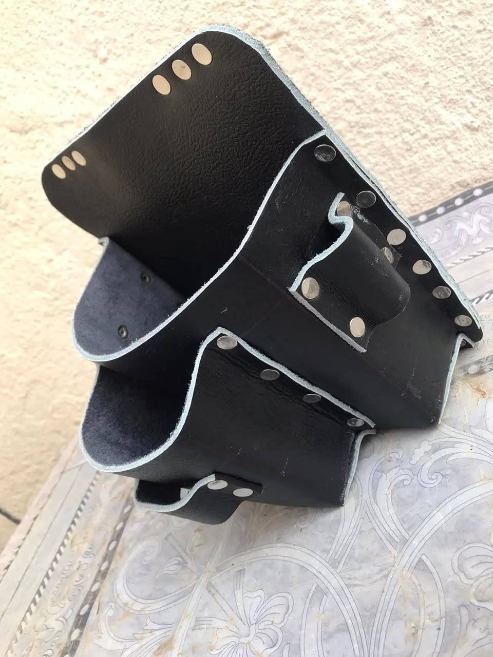 السلام عليكم  الي ريد حراجي جلد طبيعي مو جود جلد طبيعي خالص شغل يدوي    حرجايه وحزام ٣٥ الف  توصيل جميع المحافظات ٥ الاف   للحجز واتساب *********** او مازنجر   داخل  النجف توصيل مجاني
