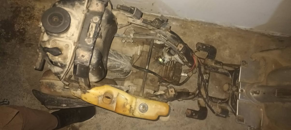 السلام عليكم هاي دراجه كلاسيك تشغل بس كابريتر عطل وتركتها صالها فتره طويله للبيع قيم واخذ هاتف واتساب فقط ***********
