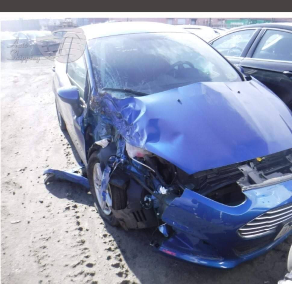 فورد فيستا 2018 وارد امريكي
رقم صلاح الدين سنوية تنتهي شهر 3 / 2026 بأسمي 
تريد وكالة تريد تحويل بكيفك 
السيارة ماشية 260 الف 
طاك بيها ايرباك بردة فقط
حادث امريكا بنيد وجاملغ سكن وشوية من باب السكن صور الحادث بالمنشور وبيها شخوط
سيارة ما تحتاج مصرف شغل وامشي بلكات نوزلات تخم تاير كله جديد صدر جديد تحتاج فقط ميزانية حتى المكينة جديدة قبل سنة بدلتها غراضها مكومة أربيل بغداد  
السعر ٧٢ ورقة وبيها مجال
مكان السيارة أربيل 
*********** بس وتساب
