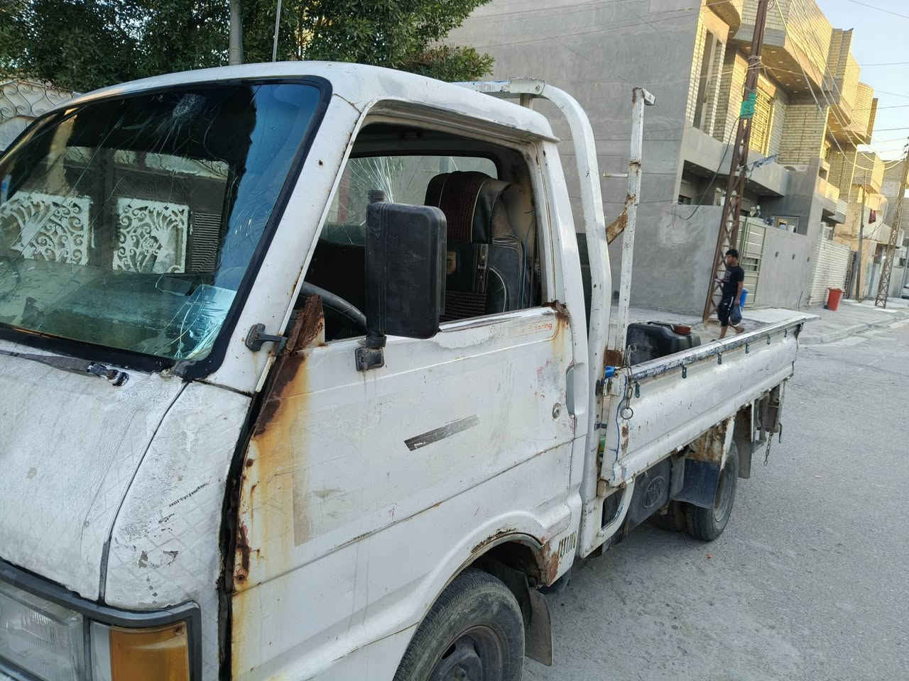 سلام عليكم
كيا حمل بنكو قديم موديل 94

بدون لوحات سيارة بدون

السعر 18$
بغداد /كفاءات العبيدي 
***********
