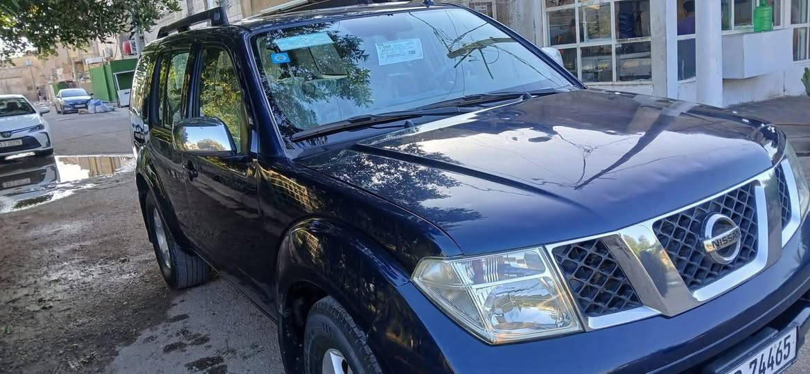 سلام عليكم سياره البيع نيسان بافندر موديل 2006وارد ياباني صبغ حزام للجماليه سبعه راكب كير مكينه حاويه 3قطع تبريد صدر جديد رقم بغداد دولي  لسعر 70وبيهه لطيبين مجال مكان الفلوجه ***********
