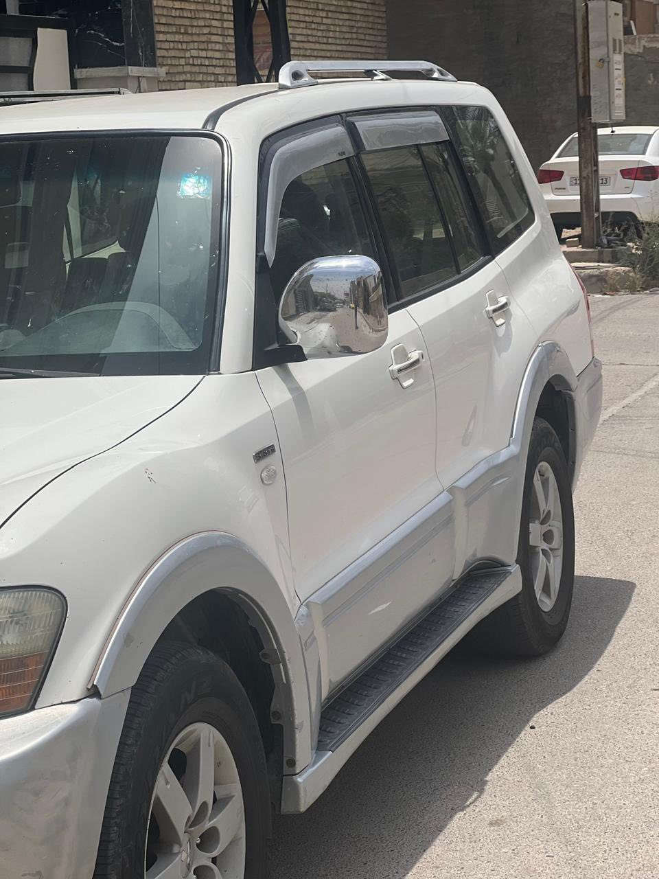 سلام عليكم شباب 
باجيرو للبيع سيارة نظيفة مال بيت 
فول مواصفات جاهزة من كلشي مابيها اي نقص 
متوازي ع البيع السعر 110وبيها مجال 
***********
بغداد البياع
