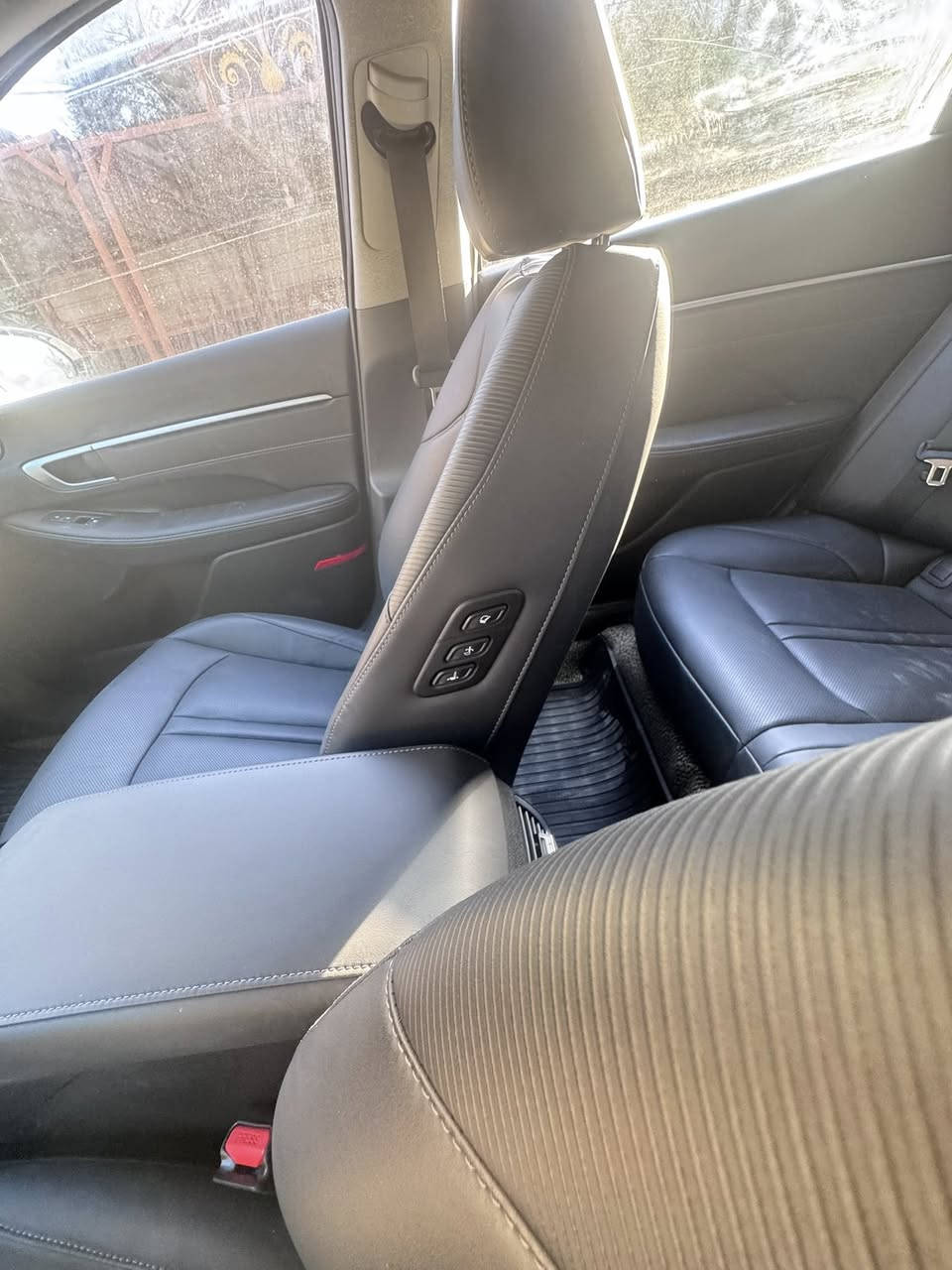 سوناتا غاز وارد كوري. موديل 24 مكفوله من تبديل فقط رش صبغ جاملغ الأيسر موضحه بلفديو. مكمركة حره أي محافظة تريد سجلها. موجوده حاليا بديوانيه.  سعره 205  ليس لدينا فرع اخر فقط مجمع ستار كوري. حي صناعي 

*********** ستار
*********** منظر
