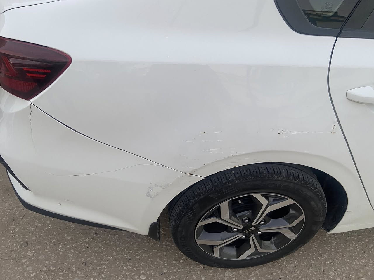 للبيع
سيراتو موديل ٢٠١٩ 
رقم بغداد
السعر ١٤٧ وبيها مجال بسيط
مكان السيارة الديوانية قضاء المهناوية 
للاستفسار ***********
