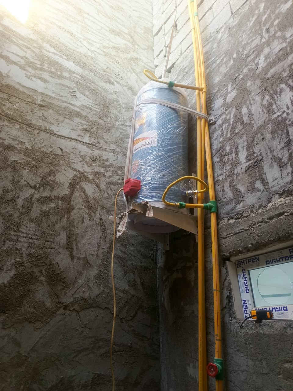 السلام عليكم
بيت المساحه ١٠٠ متر واجهيه ٦ونص نزال ١٦ يحتوي عل غرفة نوم ٦ في ٤ ستقبال ٥في ٤ 
 صحيات خارجية داخلية مطبخ شغل درجة اولي 
سند ٢٥ سويب الشرطة الخامسة 
***********
