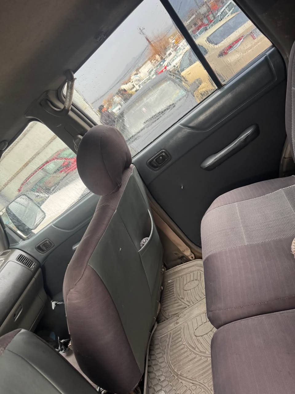 ٧٥ گەڵا و کەمێک مامەڵە ئاڕمە هەمووی بە جوانی ماوەتەوە شانو سەقف و تەقیوێ و ژێر و شانسی بە شەرت شانسی تەقیوی نیە دوپارچەی بۆیاخە بۆنیت و چاملەغ سەکن ناوی جوانە گێر و مەکینەو ئەکسل بەشەرت  هەیکەلی جوانە ماشا الله *********** السليمانية, العراق
