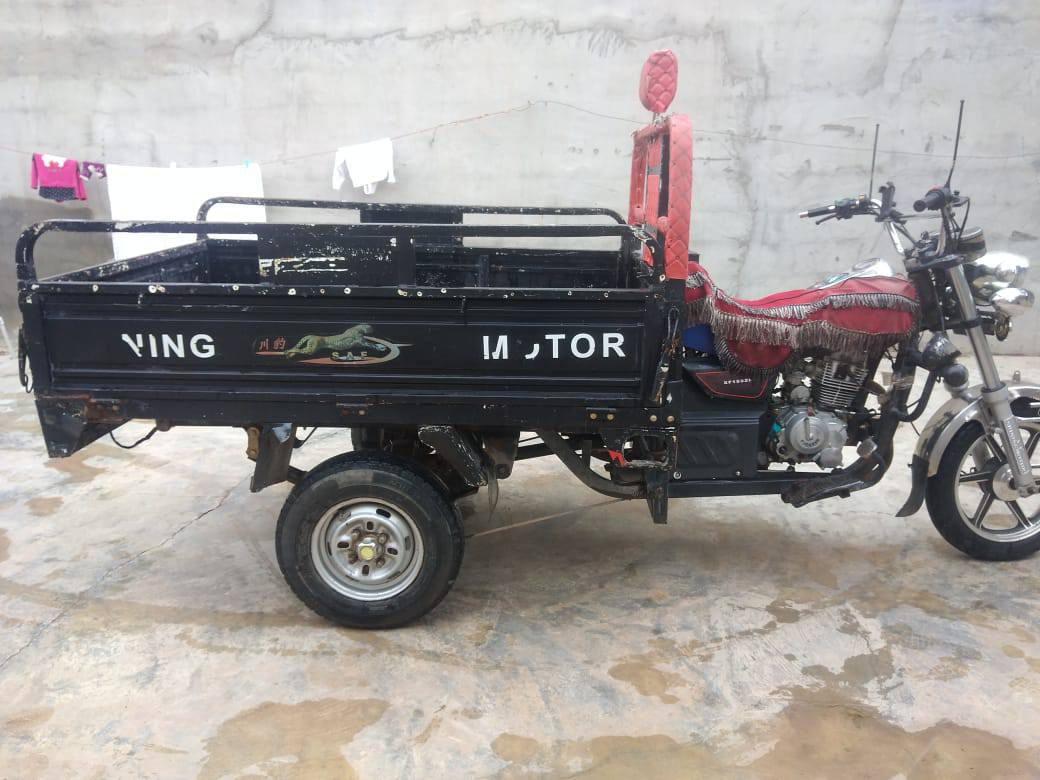 سلام عليكم ستوته موديل 2020 السعر 950  بليته مابيه منفيس موجود مكاني كركوك مامتواجد بتعاليق تعال خاص واهلآ وسهلآ بيك 💜


**إذا كنت صاحب هذا الإعلان وتريد حذفه لأي سبب، رجاءا أرسل رسالة إلى الدعم الفني**