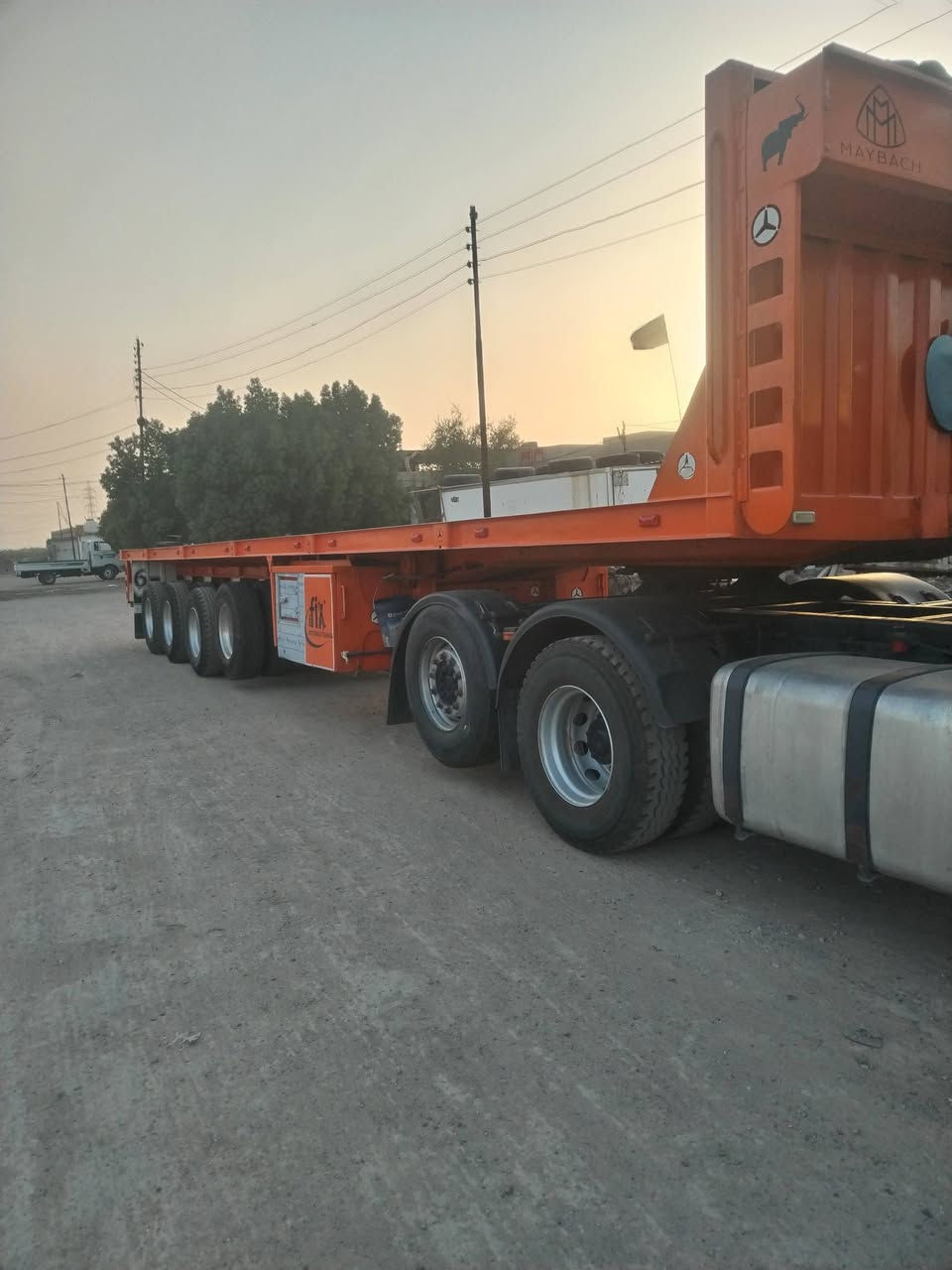 البيع عربانه حداديه اربع محاور وبيه مكان خامس شاصي ١٦ طول ١٣و٤٠ دناكير صيني ١٤ تايرات فوك النص عمر الاستفسار التصال ***********
