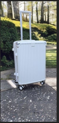 جنطة سفر • حامل أكواب • قفل برمز سري