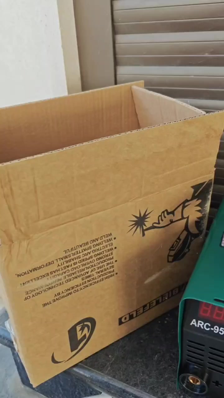 ماكنة اللحيم وكوسرة 
ماركة بيلفيلد
شاشة الكترونية حجم ARC950
دبل كارت
تعمل على كهرباء 4 الى 8 امبير حسب القوة المختارة
الماكنة 950 امبير, تأتي مع كيبلات حار بار بطول متر ونصف لكليهما وفرشة وواقية,
الماكنة تلحم جميع الوايرات
الكوسرة
ماركة DAIWALLT
800 واط
11000 دورة بالدقيقة
115 ملم
الملحقات :
واقية - فحمات - يدة - مفتاح


**إذا كنت صاحب هذا الإعلان وتريد حذفه لأي سبب، رجاءا أرسل رسالة إلى الدعم الفني**