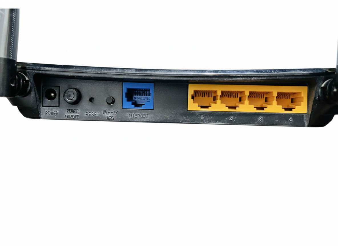 للبيع راوتر TP-Link TL-WR940N (450Mbps)
✅ 3 هوائيات لتغطية أقوى
✅ شغال 100%
✅ مستخدم فترة قصيرة جداً
✅ نظيف وما عليه مشاكل
✅ 4 منافذ LAN + منفذ WAN

📦 المتوفر: كيبل تشغيل فقط

💰 السعر: 25,000 دينار عراقي (بيه مجال بسيط)
📍 العنوان: كربلاء المقدسة
🚚 التوصيل مجاناً داخل كربلاء

للاستفسار مراسلة خاص كربلاء, العراق


**إذا كنت صاحب هذا الإعلان وتريد حذفه لأي سبب، رجاءا أرسل رسالة إلى الدعم الفني**