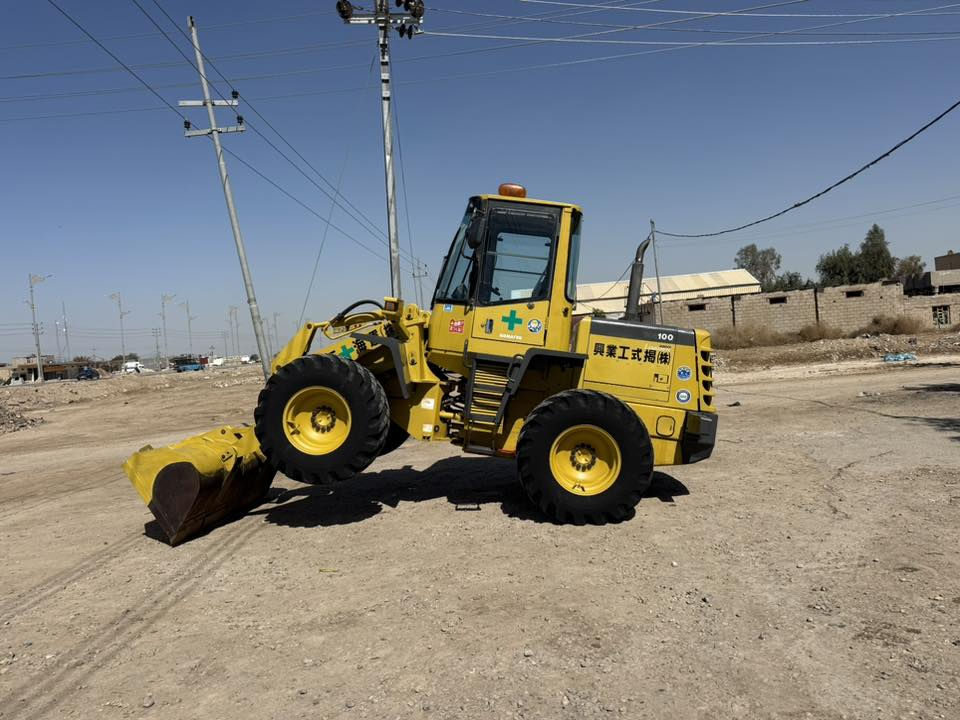 السلام عليكم شفل كوماتسو حجم WA100 محرك    محرك ٦ سلندر كير مكانيك تبريد بلادي عدد الساعات 2150 ساعة دخول جديد للعراق مكفول كفالة عامة شفل بحالة زيرو العنوان واسط الصويرة ***********
