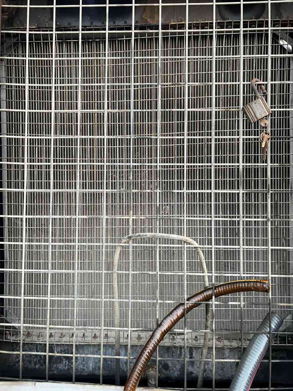 السلام عليكم
مولده فالفو دي ١٠ البيع  راس توليد ٢٥٠ كيفي
المولده لا تبخير ولا تنقيص السعر ٦٥ ورقه
اتصل ***********
