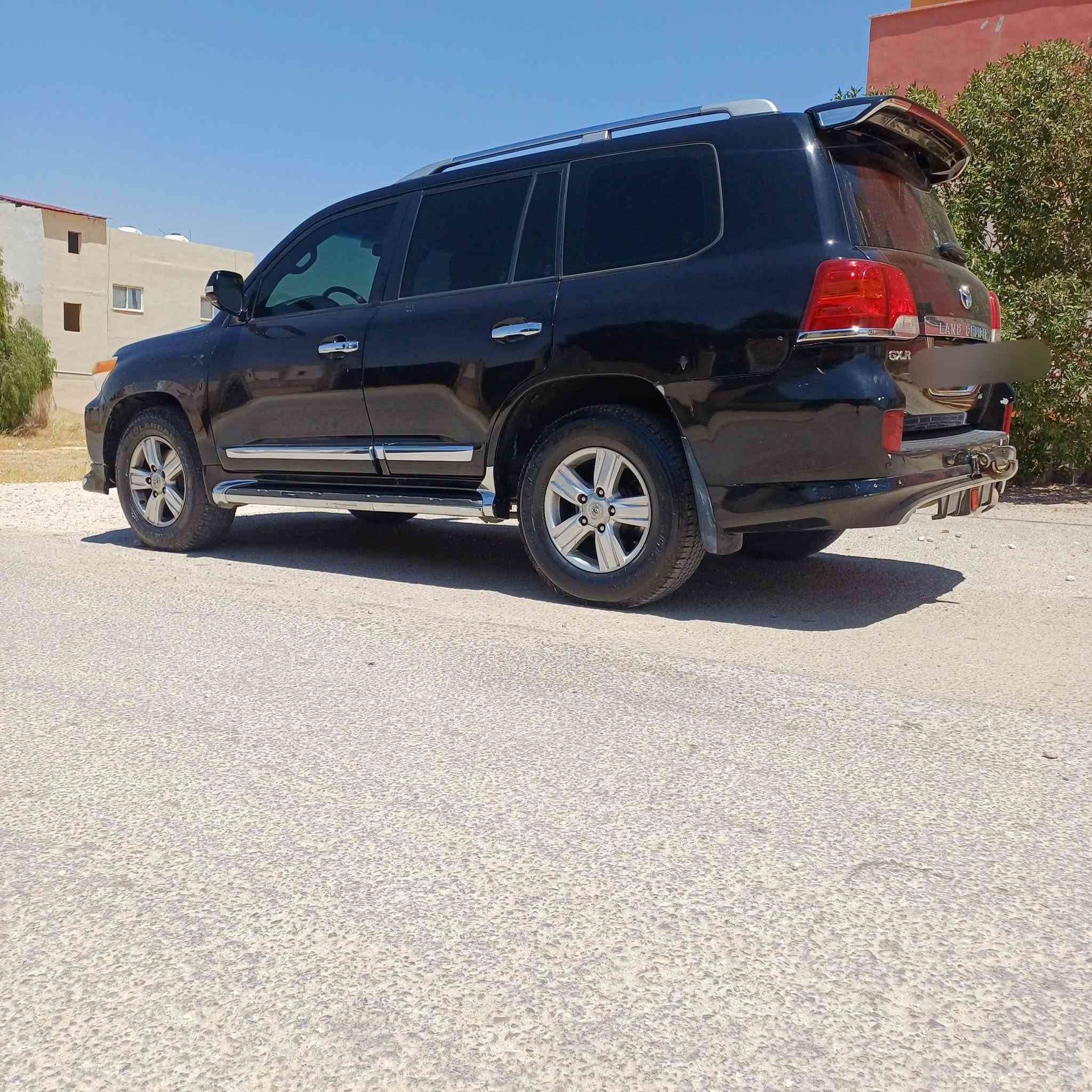 جيب. لاندكروز 2015 فحص كامل فل كامل.   شخصي.
محرك4600. ممتاز
 كوشك ممتاز 
جي اس ار. 
بسعر مميز. 
لاتوصل 0796944393
المكان المفرق


**إذا كنت صاحب هذا الإعلان وتريد حذفه لأي سبب، رجاءا أرسل رسالة إلى الدعم الفني**