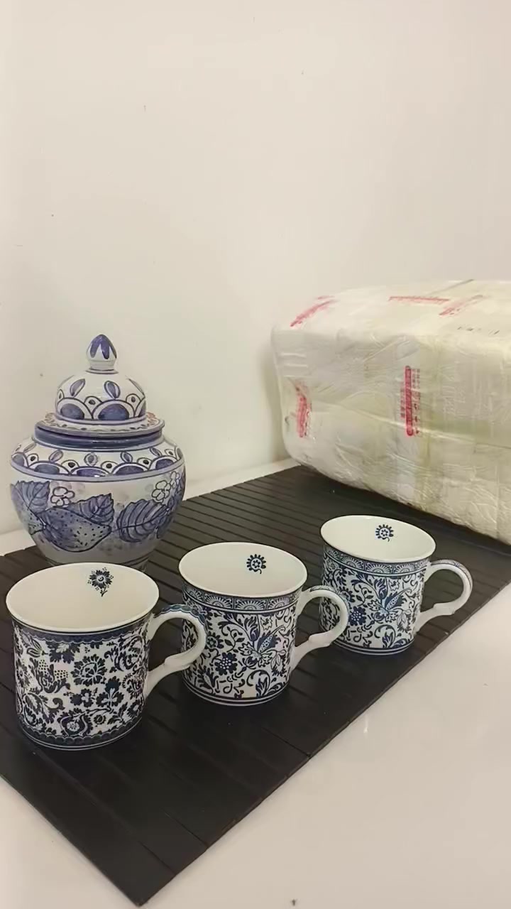 المجموعة للبيع الڤازه الكبيره بعدها بالفلين
السعر ٣٠ 
القمقم ١٠ 
الاكواب ١٠


**إذا كنت صاحب هذا الإعلان وتريد حذفه لأي سبب، رجاءا أرسل رسالة إلى الدعم الفني**