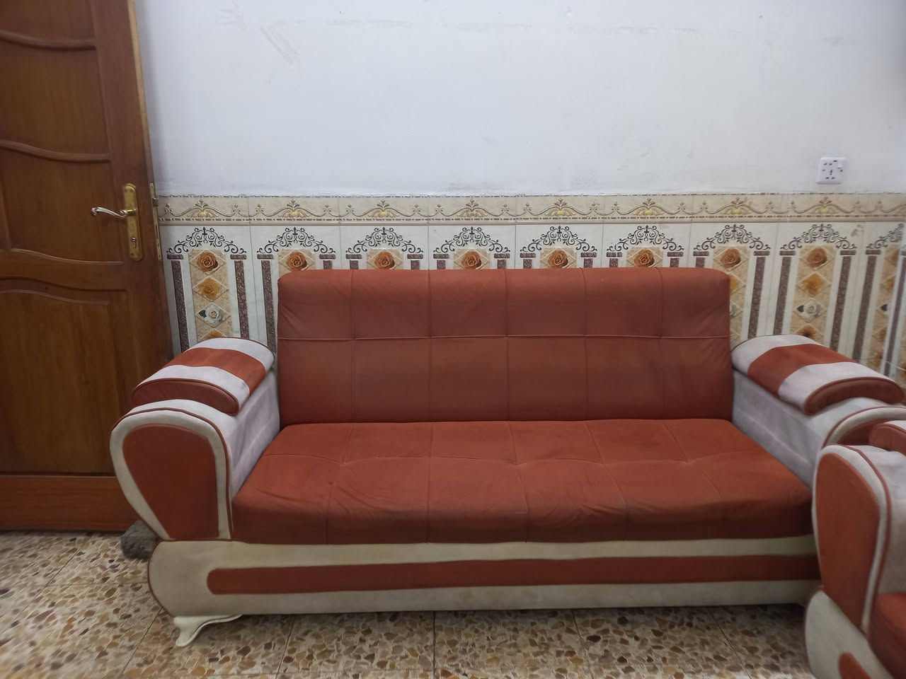 سلام عليكم تخم قنفات نضيف مستخدم البيع   كلش قوي الله شاهد سعره 500وبي مجال الي يحب يتوصل ع هاذ رقم صاحبه ***********
