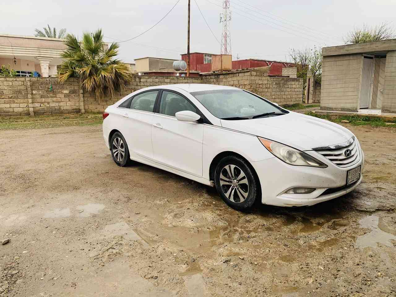 السلام عليكم رجاءاً مو شراي لاتخابرني سوناتا امريكي للبيع او مراوس موديل 2011 ماشيه 130 بيها طخه بالجاملغ ومصبوغ  وبيها مكانات بارد فقط لا دواخل ولا شي كير محرك شرط رقم نينوى ألماني سنويه ل27 صاحبها بالشرقاط تحويل شرط تدفئه نار تبريد ثلج محرك   GDI 2400 شرط مابي دوانز وتفول من اي محطه يعجبك السعر 105 وبي مجال للأتصال *********** مكان السياره الشرقاط الحوريه
